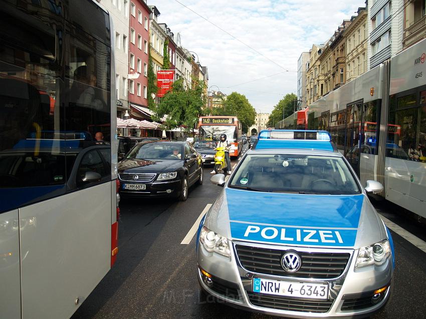 VU Krad KVB Bus Koeln Innenstadt Aachenerstr P06.JPG